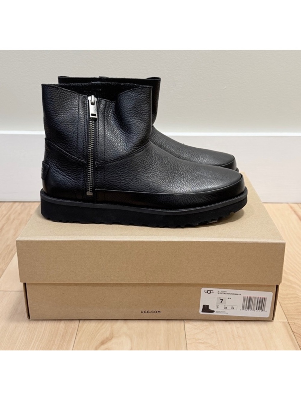 NWB UGG Australia Women’s Deconstructed Mini Leather Zip Boot